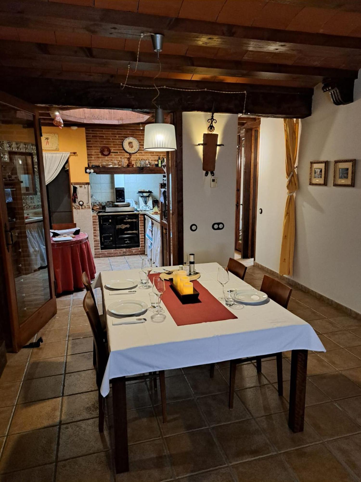 Castellanos de Villiquera Vinarius, Posada Rural מראה חיצוני תמונה